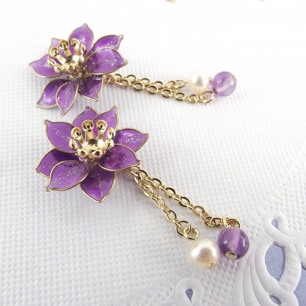 at-noriko クレマチスとアメジストのイヤーアクセサリー